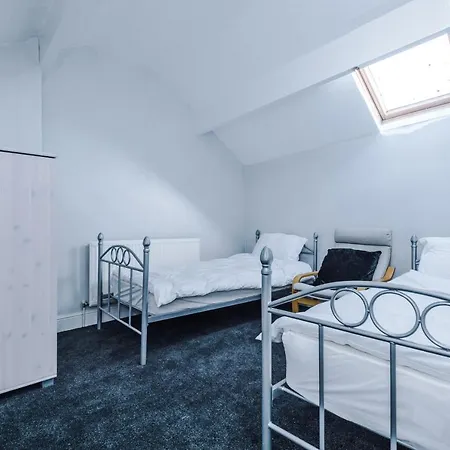 Holiday home Lovely 3 Bed - Bradford *