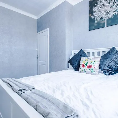 Holiday home Lovely 3 Bed - Bradford