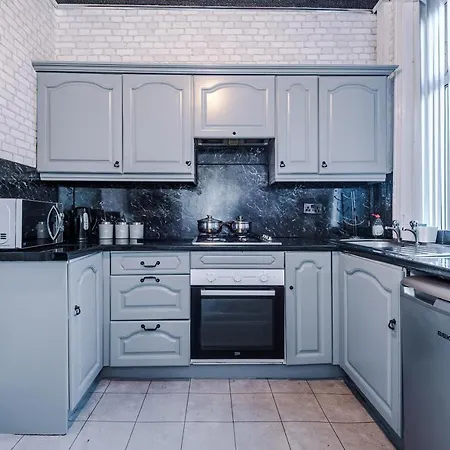 Holiday home Lovely 3 Bed - Bradford *